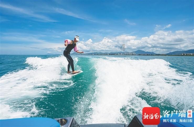 苗歌飞、苗绣美，湘西味的“村晚”好韵味