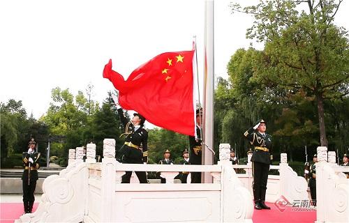 为什么电瓶充电时要打开电瓶盖啊？游戏画面