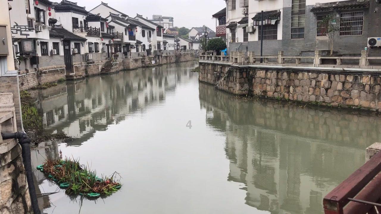 逃离无人大住宅